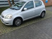 Gebraucht Toyota Yaris 87 PS (63 kW) 2004 Silber Kleinwagen