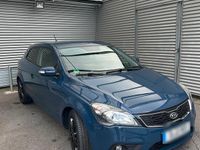 Second-hand Kia Ceed 116 CP (85 kW) 2013 Albastru Hatchback