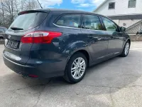 Usata Ford Focus Trend 140 CV (102 kW) 2013 Blu Berlina