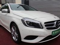 Gebraucht Mercedes A180 Urban 122 PS (89 kW) 2014 Weiß Kleinwagen