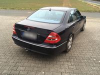 Gebraucht Mercedes E320 224 PS (164 kW) 2002 Blau Limousine