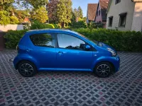 Gebraucht Toyota Aygo 69 PS (50 kW) 2013 Blau Kleinwagen