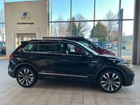 Gebraucht VW Tiguan R-line 150 PS (110 kW) 2023 Schwarz SUV
