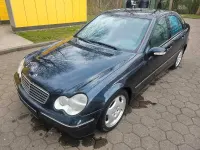 Gebraucht Mercedes C220 Avantgarde 143 PS (105 kW) 2004 Schwarz Limousine