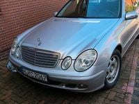 Gebraucht Mercedes 220 150 PS (110 kW) 2005 Silber Kombi