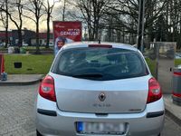 gebraucht Renault Clio 1.2 neu Ölwechseln neu Zahnriemen Klimaanlage
