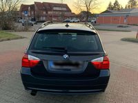 Gebraucht BMW 320 163 PS (119 kW) 2007 Silber Kombi