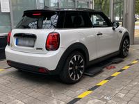 Gebraucht Mini Cooper SE 135 kW (184 PS) 2023 Weiß Kleinwagen