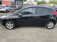 Gebraucht Ford Fiesta Trend 80 PS (58 kW) 2016 Schwarz Kleinwagen