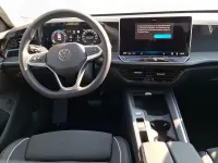 Neu VW Passat Business 150 PS (110 kW) 2026 Diabasgrau metallic Kombi