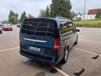 Gebraucht Mercedes V220 Edition 163 PS (119 kW) 2018 Blau Van / Kleinbus
