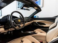 Gebraucht Ferrari 296 829 PS (609 kW) 2023 Blau Cabrio