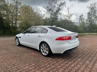 gebraucht Jaguar XE 20D AWD Presige Turbo Diesel/Polaris White/Top Zustand