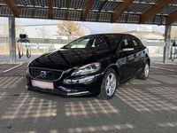 Gebraucht Volvo V40 You! 114 PS (83 kW) 2014 Black sapphire / metallic Limousine