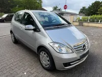 Gebraucht Mercedes A180 Elegance 116 PS (85 kW) 2011 Silber Kleinwagen
