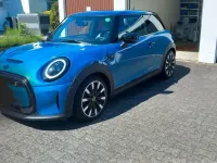 Gebraucht Mini Cooper SE 135 kW (184 PS) 2022 Blau Kleinwagen
