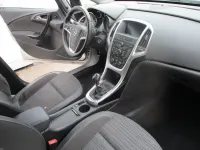 Second-hand Opel Astra 136 CP (100 kW) 2015 Argintiu Berlinǎ