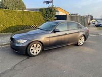 Gebraucht BMW 320 150 PS (110 kW) 2005 Grau Limousine