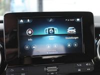 Gebraucht Mercedes T180 131 PS (96 kW) 2024 Silber Van / Kleinbus