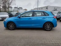 Gebraucht Hyundai i30 Select 99 PS (72 kW) 2018 Blau Limousine