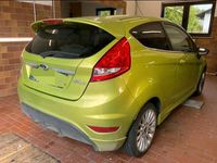 Gebraucht Ford Fiesta Titanium 97 PS (71 kW) 2011 Grün Kleinwagen