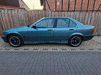 Usado BMW 316 Basis 102 HP (75 kW) 1995 Verde Sedan