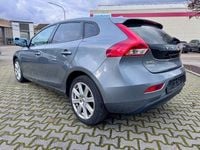 Gebraucht Volvo V40 Momentum 122 PS (89 kW) 2019 Grau Limousine