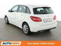 Gebraucht Mercedes B200 Urban 136 PS (100 kW) 2016 Weiß Kleinwagen