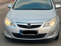 Gebraucht Opel Astra 95 PS (69 kW) 2011 Silber Kombi