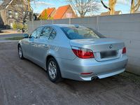 Gebraucht BMW 523 177 PS (130 kW) 2005 Silber Limousine