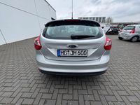 Gebraucht Ford Focus Trend 105 PS (77 kW) 2011 Silber Limousine