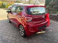 Gebraucht Hyundai i10 Style 87 PS (63 kW) 2015 Rot Kleinwagen