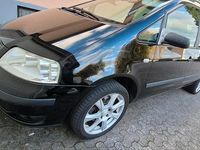 Gebraucht VW Sharan 125 PS (91 kW) 2002 Schwarz Van / Kleinbus