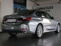 Gebraucht BMW 320 184 PS (135 kW) 2024 Skyscraper grau metallic Limousine