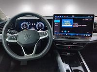 Gebraucht VW Passat Elegance 150 PS (110 kW) 2024 Grün Kombi