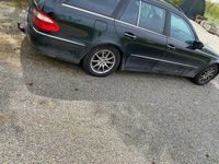 Gebraucht Mercedes E270 177 PS (130 kW) 2003 Schwarz Kombi
