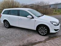 Gebraucht Opel Astra Edition 116 PS (85 kW) 2010 Weiß Kombi