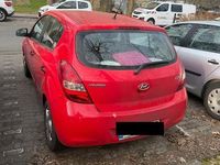 Gebraucht Hyundai i20 Classic 77 PS (56 kW) 2011 Rot Kleinwagen