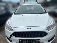 Gebraucht Ford Focus Ambiente 101 PS (74 kW) 2016 Weiß Kleinwagen