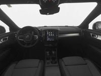 Gebraucht Volvo XC40 Core 163 PS (119 kW) 2025 Schwarz onyx black / metallic SUV