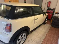Gebraucht Mini Cooper 75 PS (55 kW) 2010 Weiß Kleinwagen