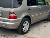 Gebraucht Mercedes ML270 163 PS (119 kW) 2005 Silber SUV