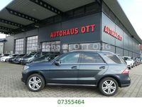 Gebraucht Mercedes ML350 258 PS (189 kW) 2012 Grau SUV