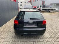 Gebraucht Audi A3 Attraction 105 PS (77 kW) 2012 Phantomschwarz perleffekt Kleinwagen