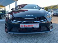 Gebraucht Kia Ceed Vision 140 PS (102 kW) 2024 Zilinaschwarz Kleinwagen