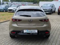 Neu Mazda 3 Nagisa 140 PS (102 kW) 2025 Grün Limousine