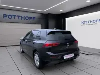 Gebraucht VW Golf VIII Life 131 PS (96 kW) 2023 Deep black perleffekt Limousine