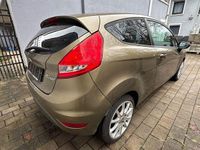 Gebraucht Ford Fiesta Trend 82 PS (60 kW) 2012 Braun Kleinwagen