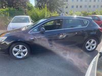 Gebraucht Opel Astra Sport 179 PS (131 kW) 2010 Saphirschwarz mineraleffekt Limousine