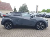 Neu Toyota C-HR 140 PS (102 kW) 2026 Ash grey metallic / schwarz SUV